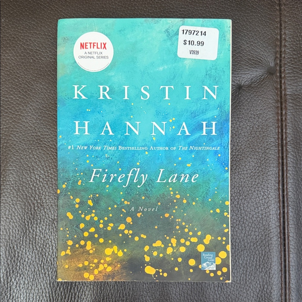 Kristin Hannah “Firefly Lane” Paperback Novel - NY Times Bestselling Author